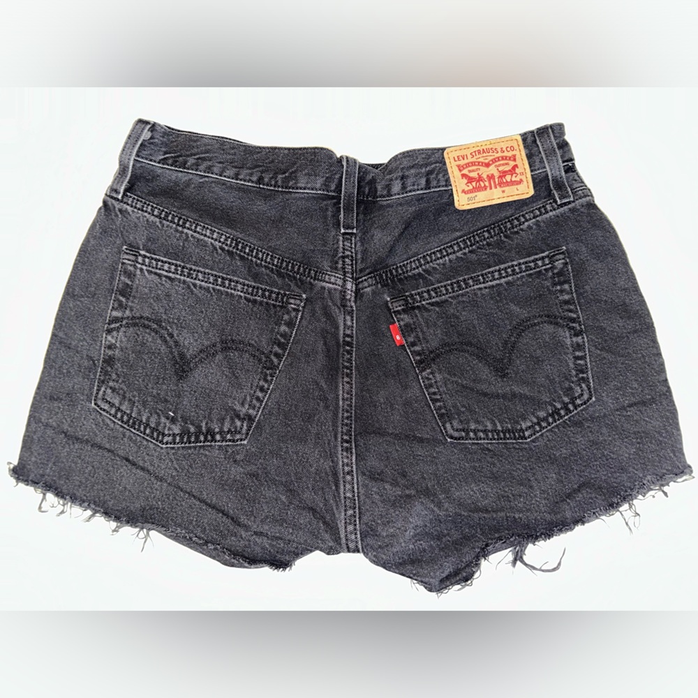 Levi’s high rise black shorts